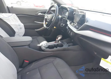 2025 Chevrolet Trax Fwd 1Rs z USA, uszkodzony, nr VIN KL77LGEP7SC096695